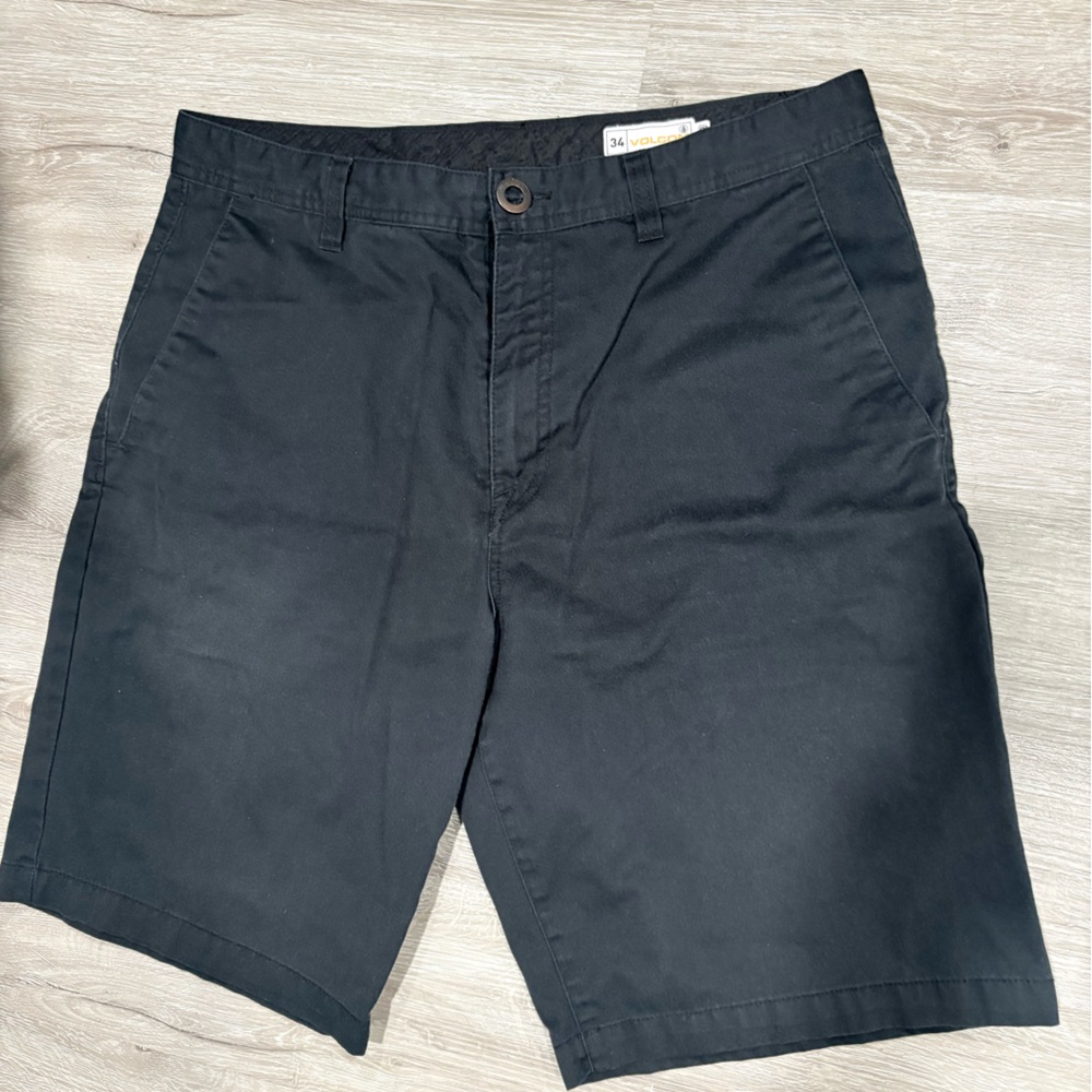 Volcom Men's Dark Gray Flat Front Shorts